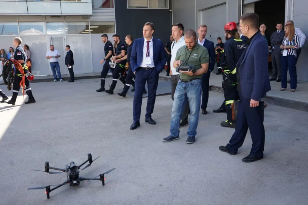 Gašenje požara dronovima uz napredne vatrogasne tehnike iz vazduha