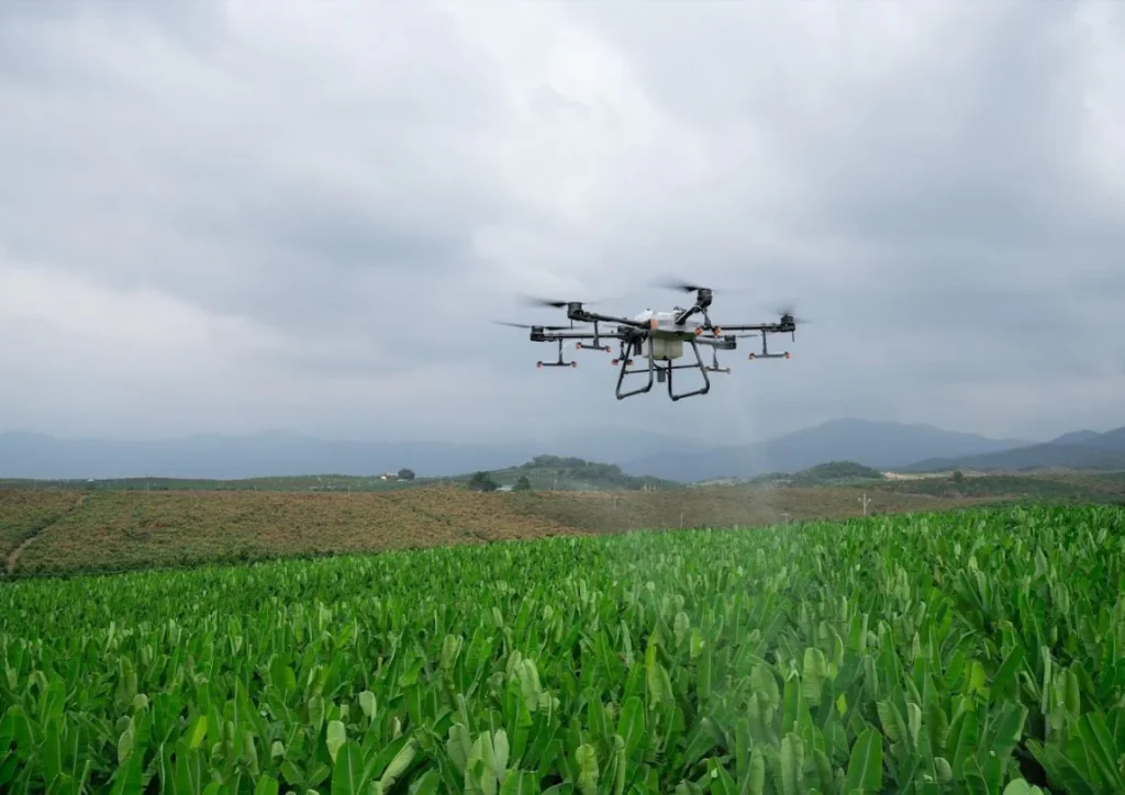 DJI Agras T30 – dron za prskanje, đubrenje i dron obuku