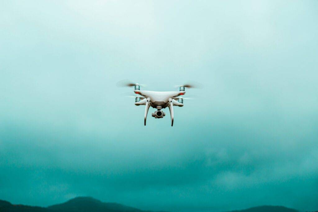 Prvi DJI Phantom dron iz 2013. godine – početak revolucije u vazdušnom snimanju