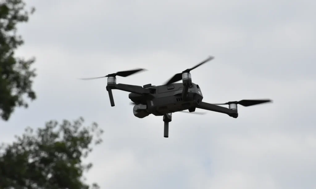 Dron misije u javnoj bezbednosti nadgledaju javne površine u realnom vremenu