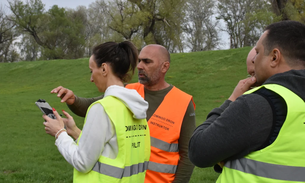 Dron sertifikacija u Srbiji obuhvata pripremu za ispit i sticanje licence za dron pilota