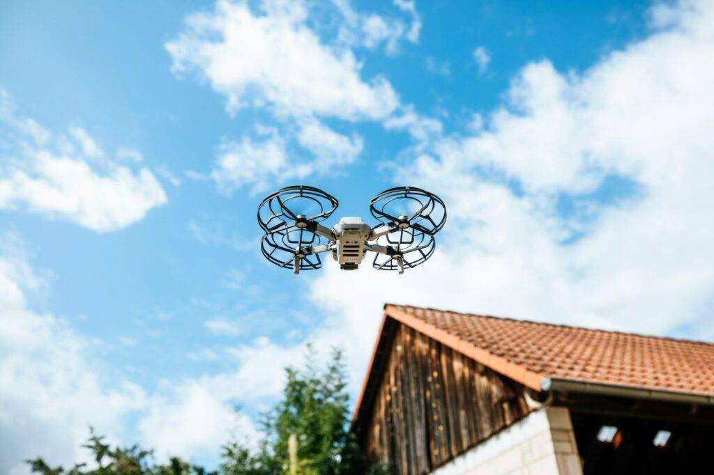 Snimanje dron videa u urbanim sredinama – precizna navigacija i planiranje