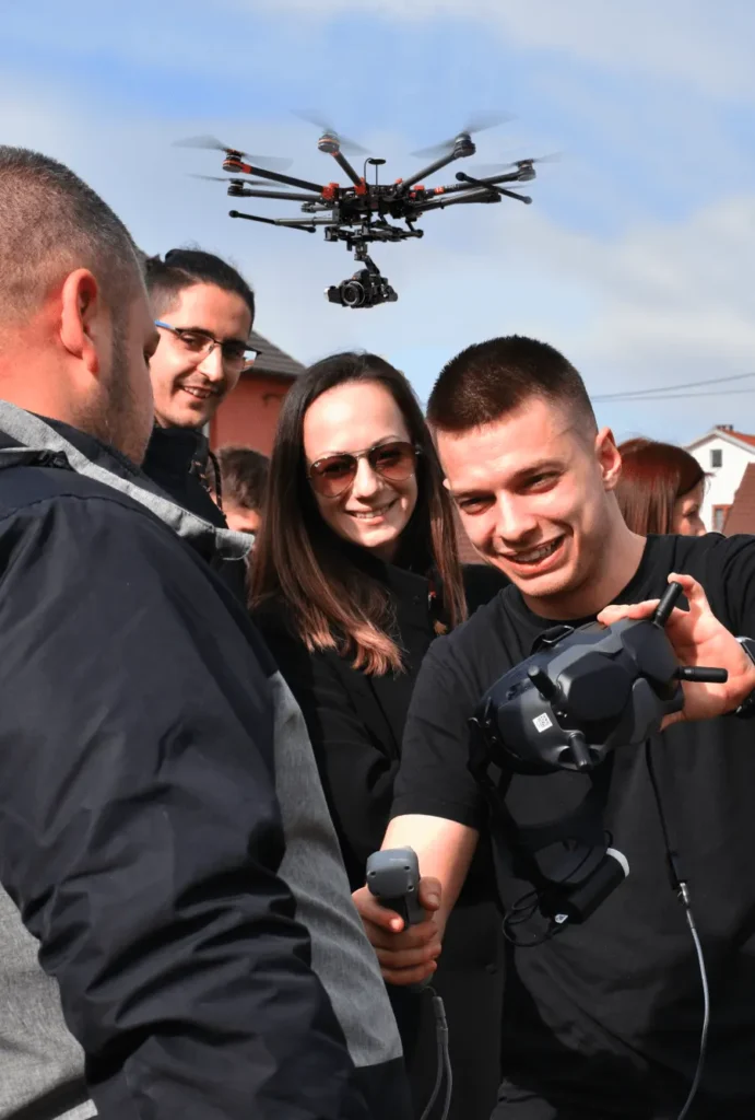 Lomingo international kurs za dron pilote – polaznici u procesu edukacije
