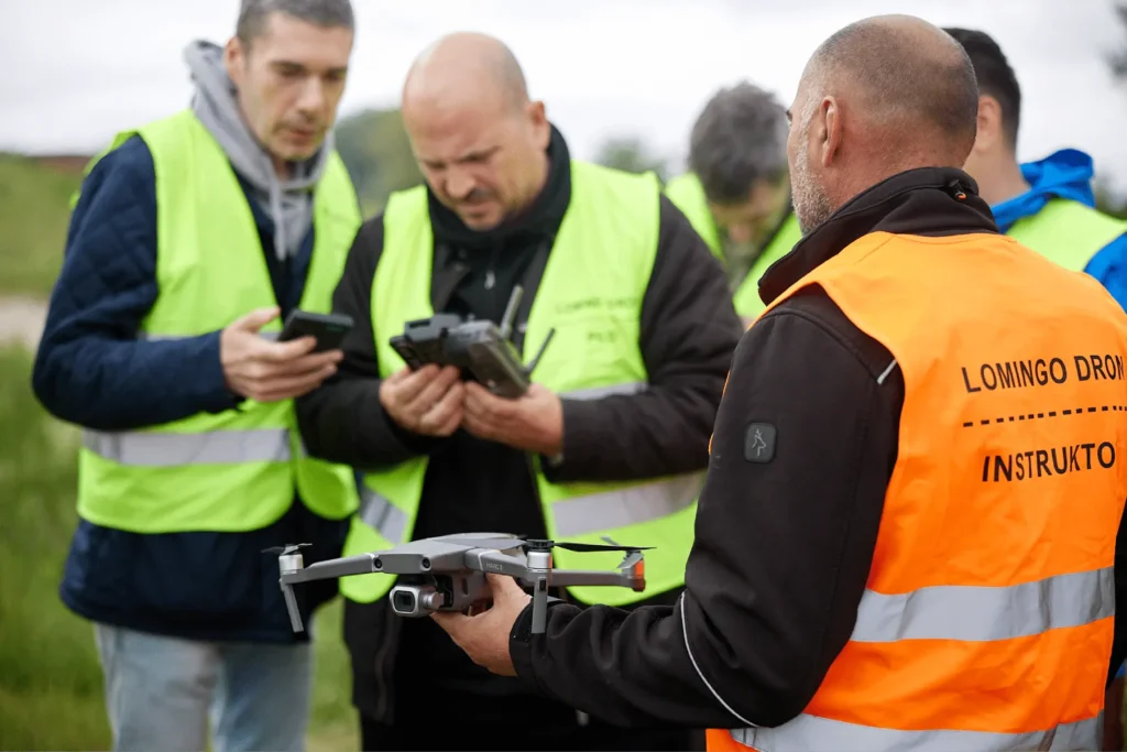 Pilot bespilotne letelice tokom praktične obuke u poljoprivredi