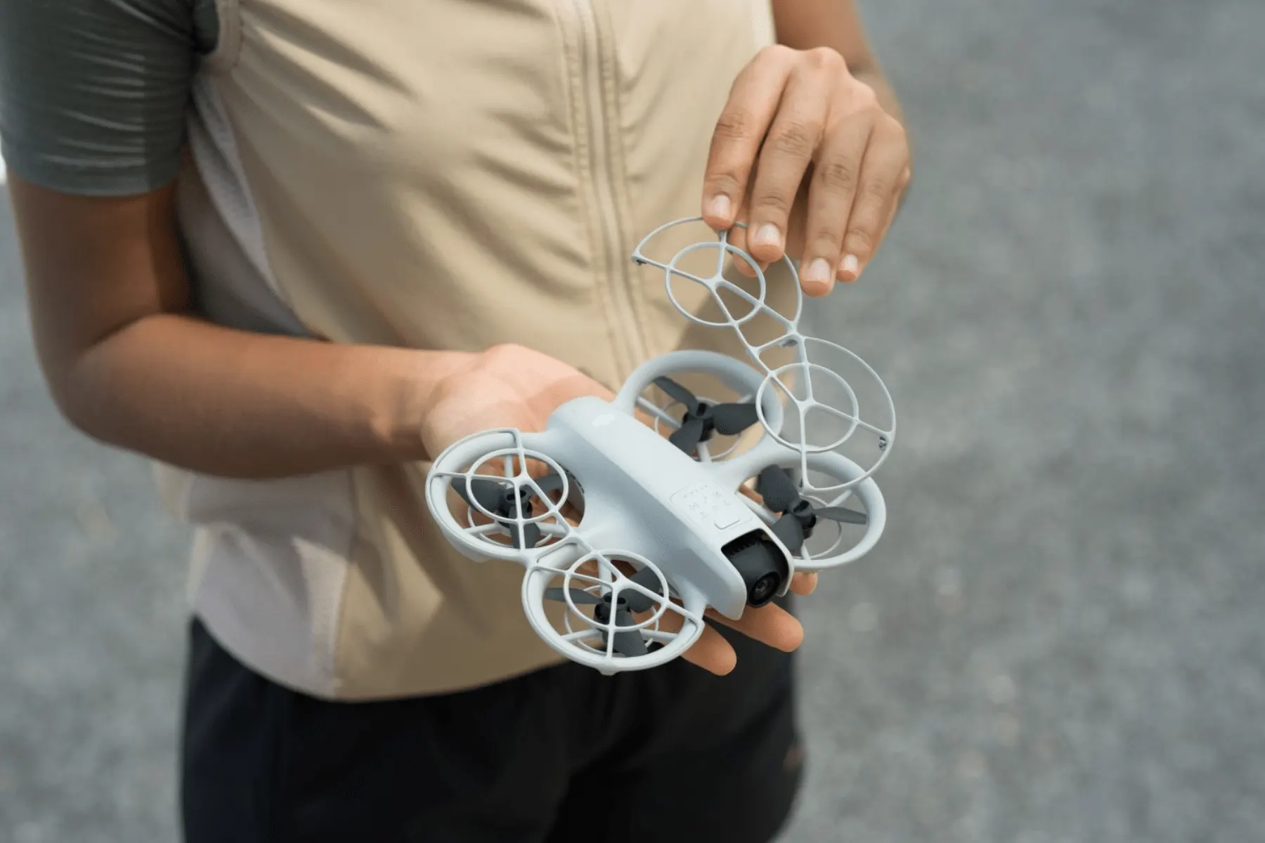 Nagradna igra Lomingo poklanja DJI NEO Dron