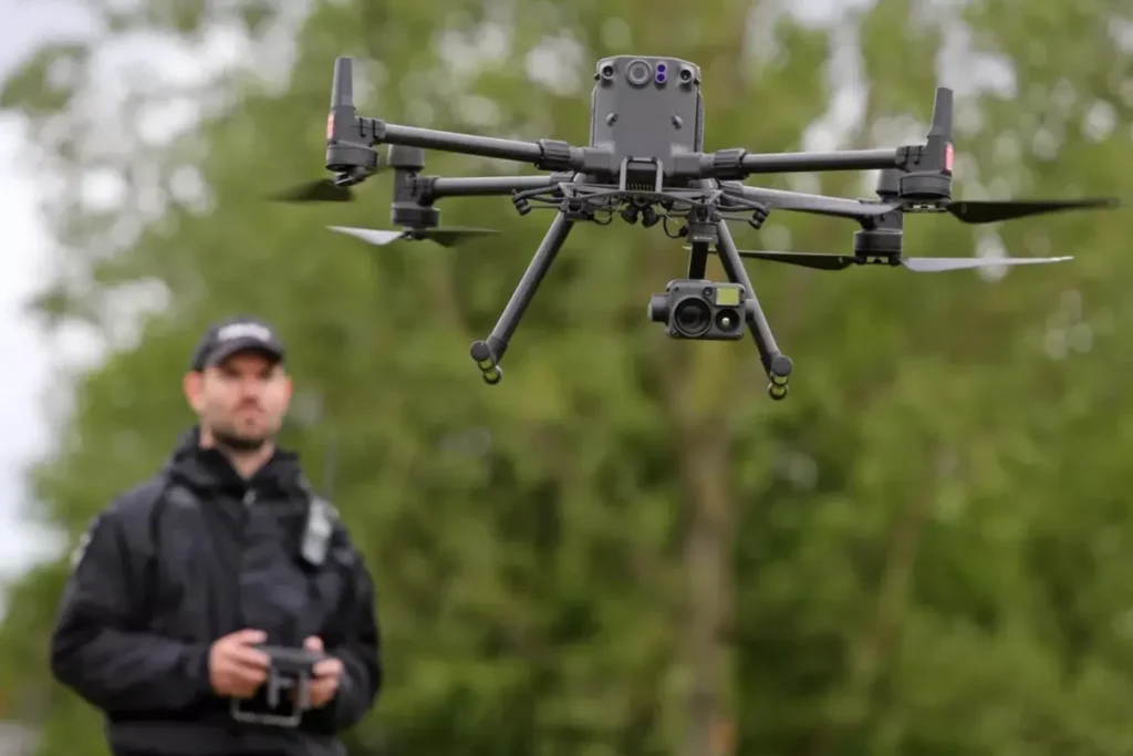 Nadzor dronom za security sektor, kontrola masovnih događaja i skupova
