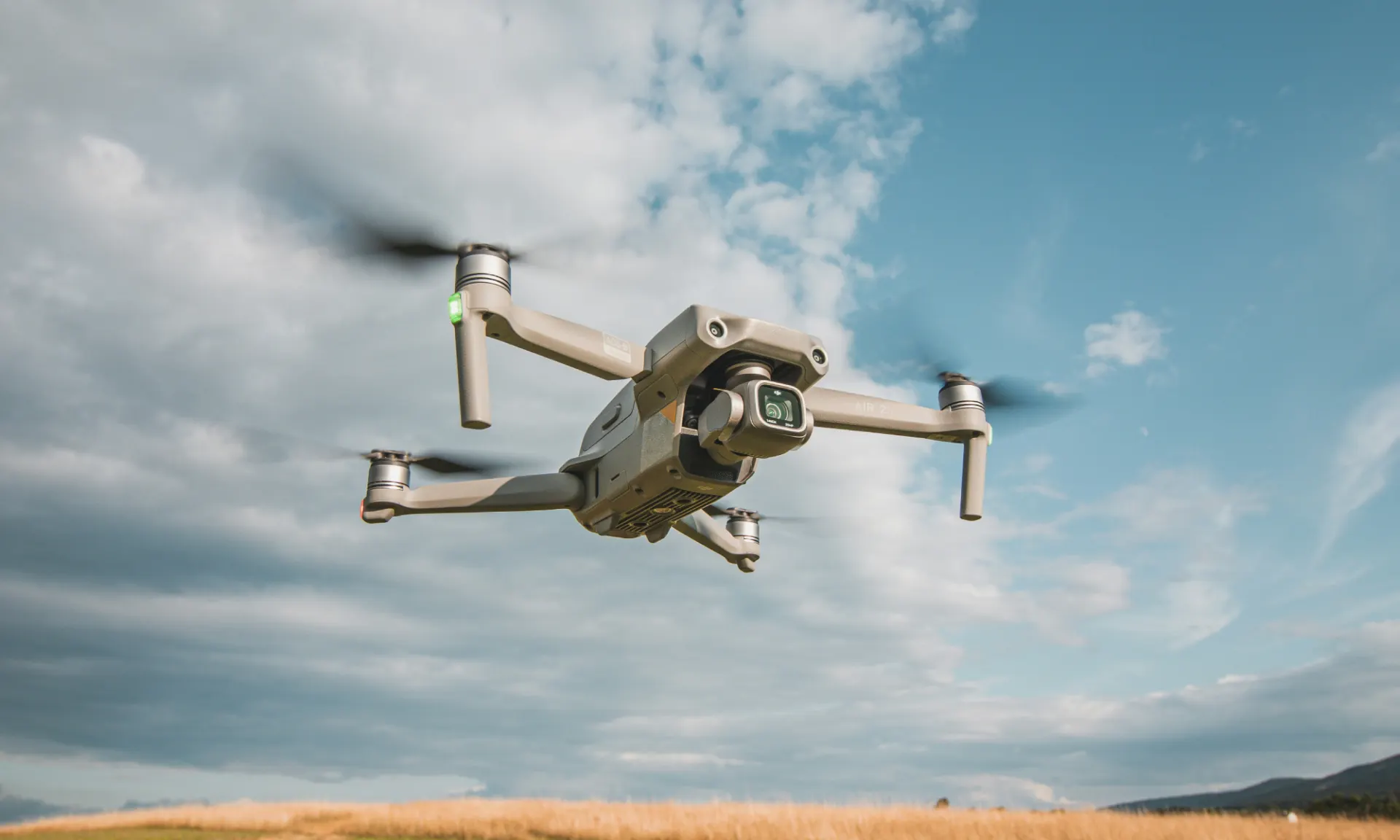 Dron sa GPS-om – stabilan let, precizna navigacija i bezbedan povratak