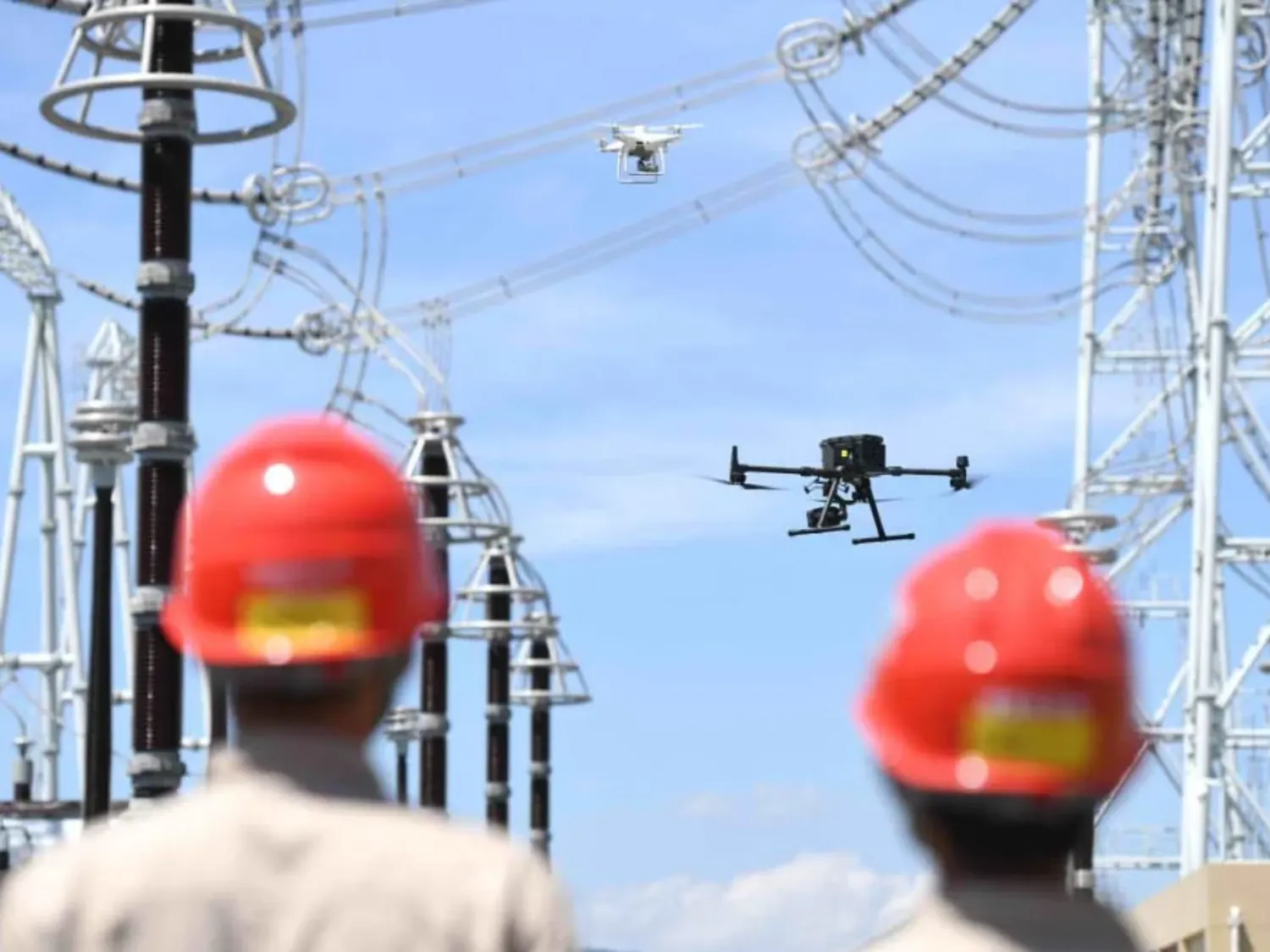 Dron usluge inspekcije dalekovoda i elektrodistribucije za siguran i efikasan nadzor teško dostupnih lokacija