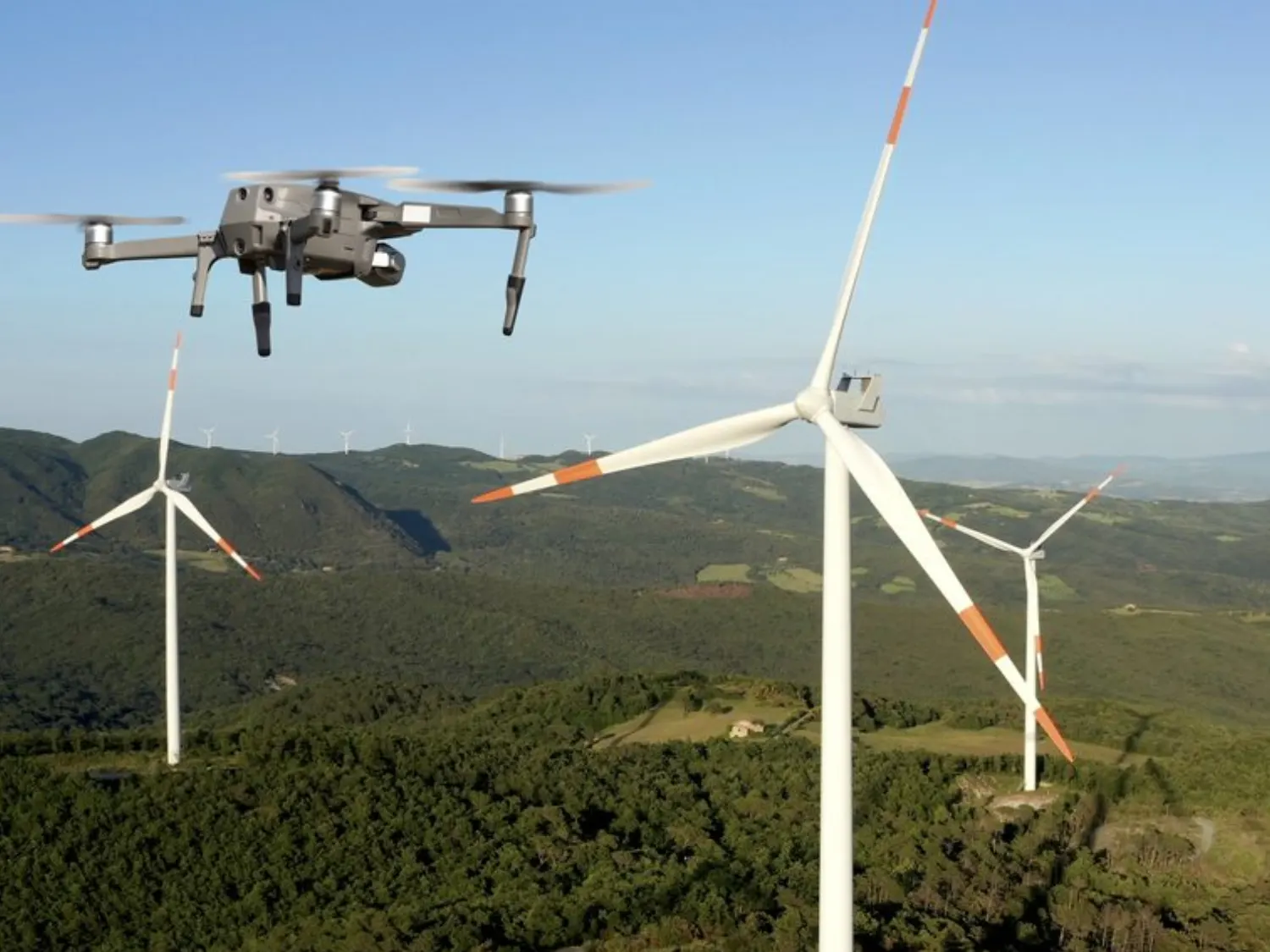 Dron usluge inspekcije vjetroturbina i elektro kolektora za brzu i sigurnu provjeru iz zraka