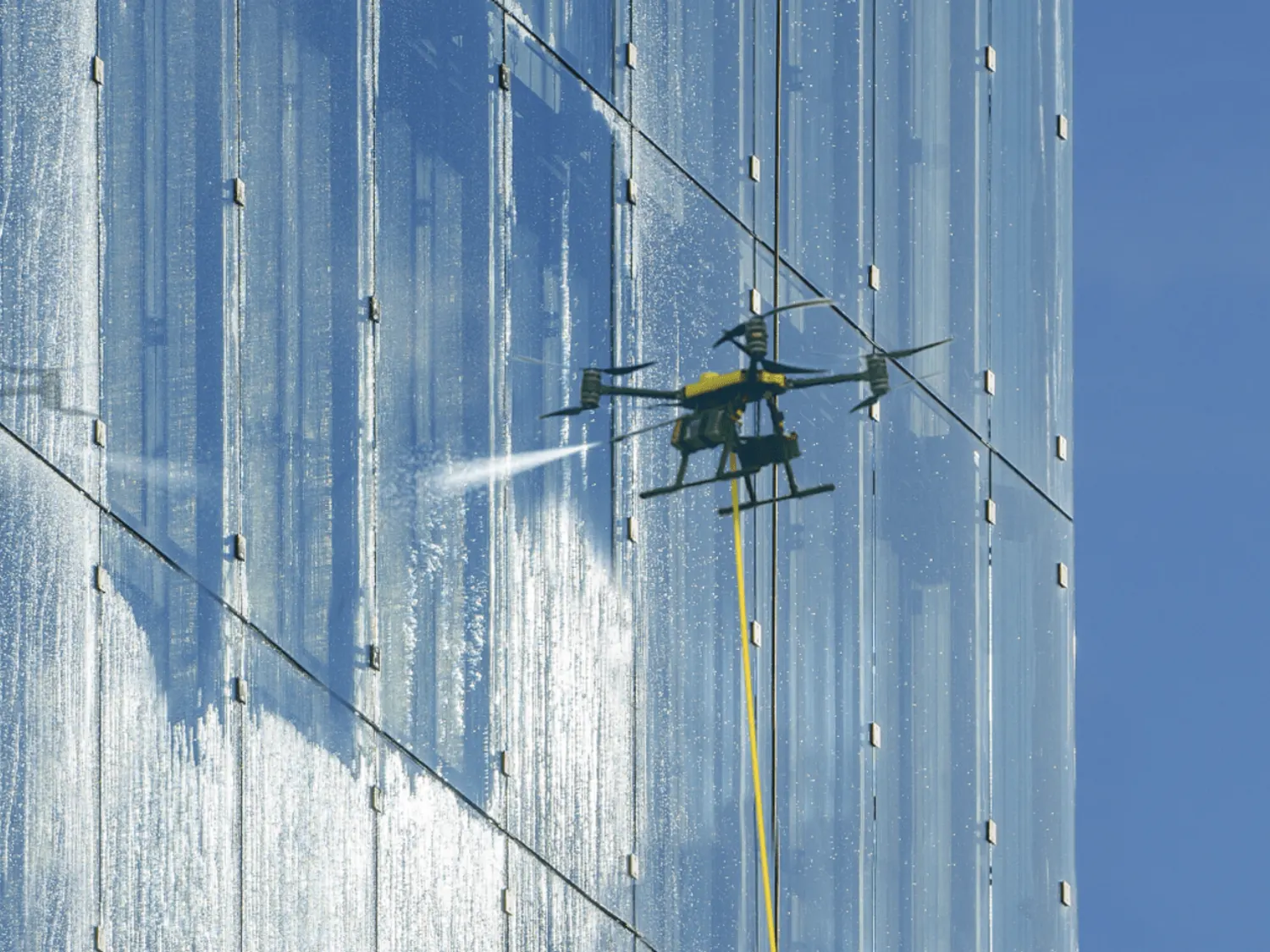 Dron usluge pranja fasada zgrada za visoke objekte bez skela i penjanja