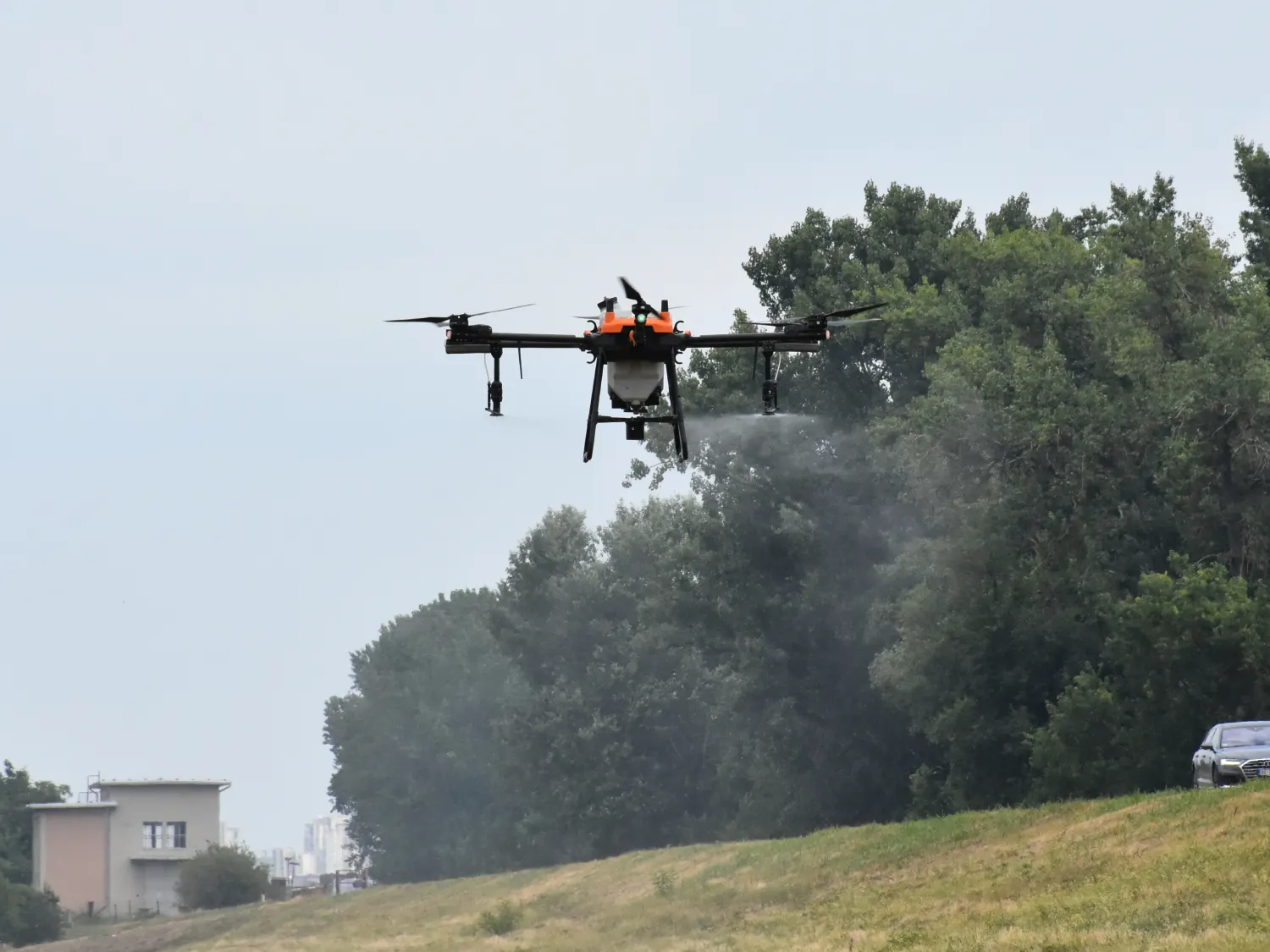 Dron usluge precizne poljoprivrede za analizu i tretiranje usjeva uz manji trošak