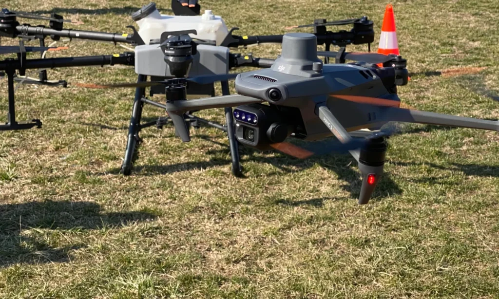 Etika i profesionalna odgovornost pilota dronova prilikom profesionalnog letenja.
