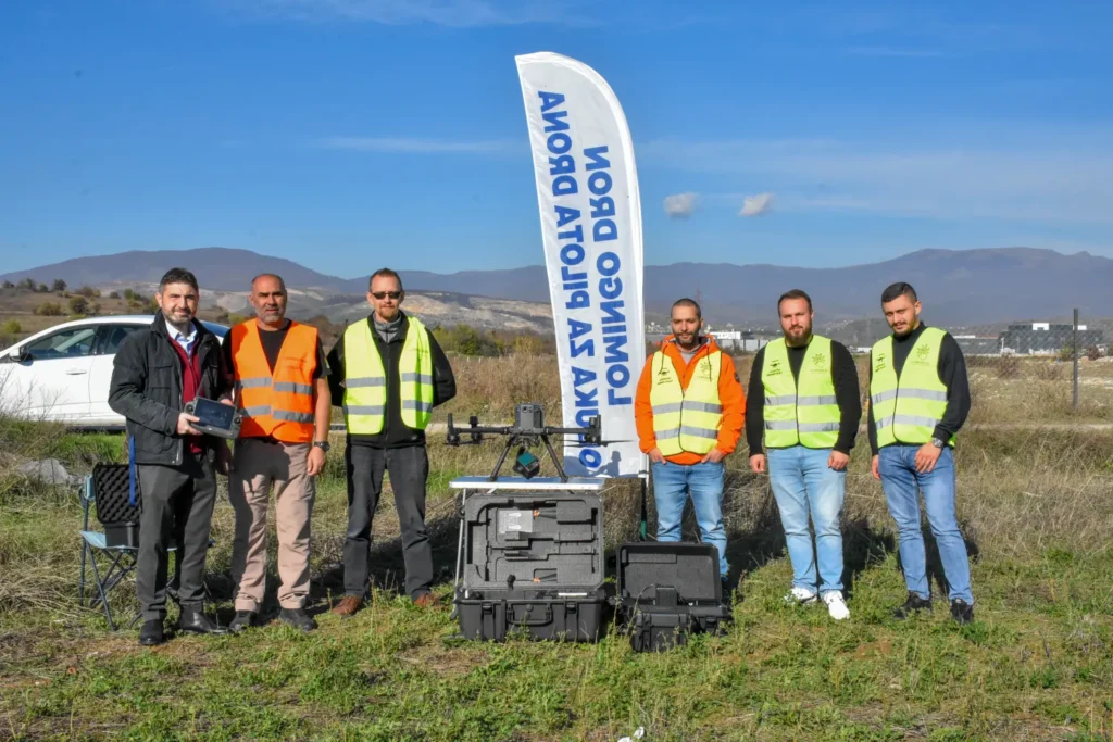 Obuka dron pilota Makedonija uključuje rad sa DJI Mavic 3E modelom.