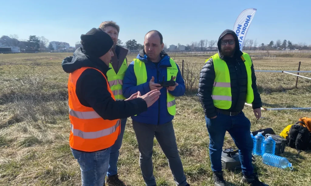 Obuka i sertifikacija za komercijalne pilote dronova u urbanim i industrijskim uslovima