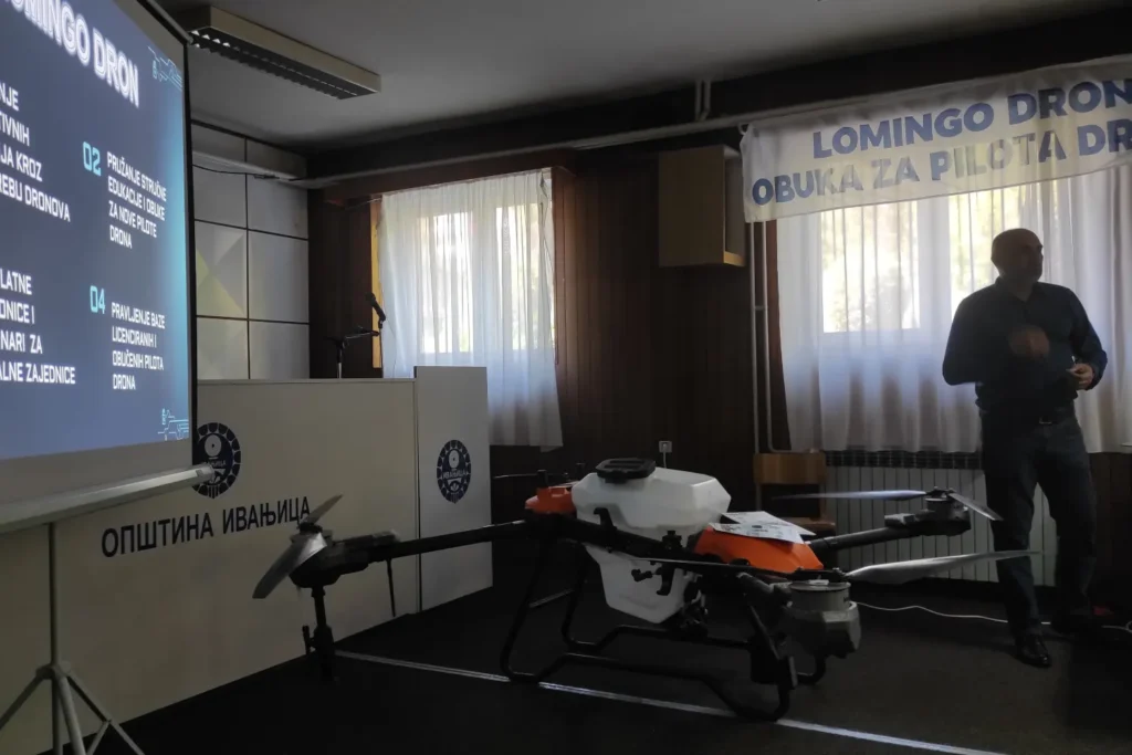 Prezentacija dron tehnologije u Ivanjici inspirisala mlade da se zainteresuju za obuku i primenu dronova.