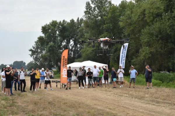 Skup dron pilota Lomingo sa prezentacijom o primeni agro dronova