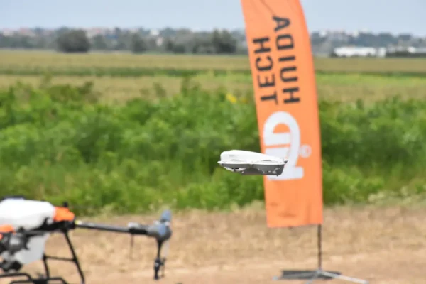 Skup dron pilota Lomingo sa FPV takmičenjem na specijalizovanom poligonu